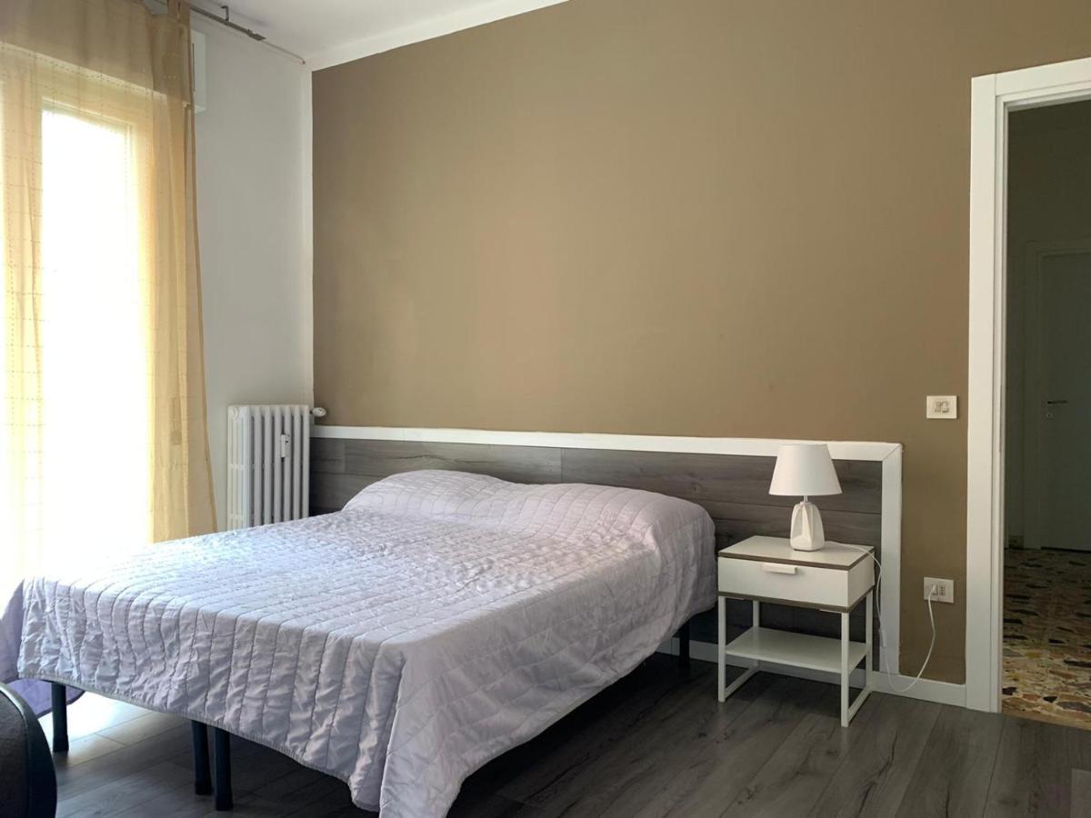 La Suite Dell' Arco Parma Luaran gambar