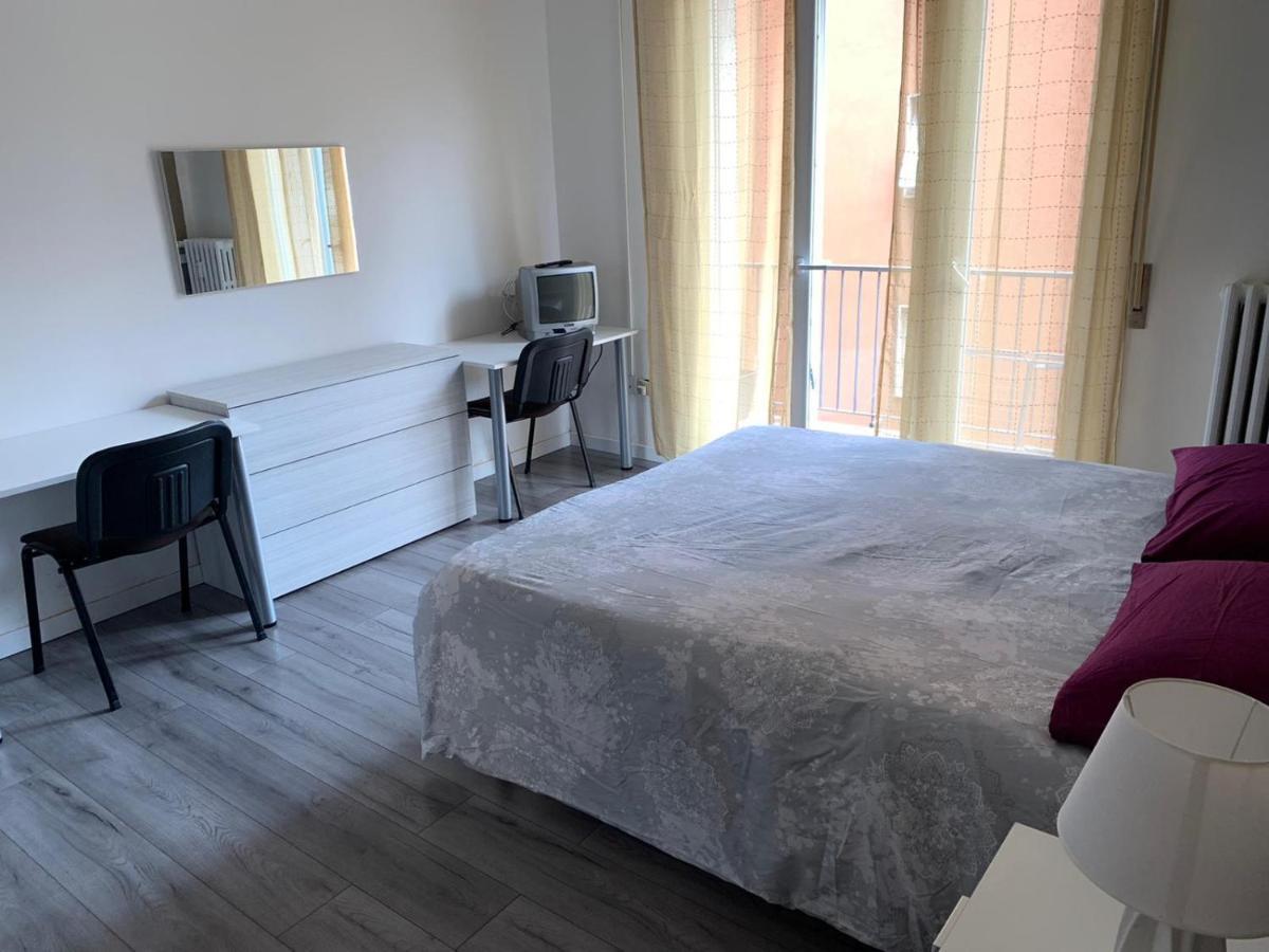 La Suite Dell' Arco Parma Luaran gambar